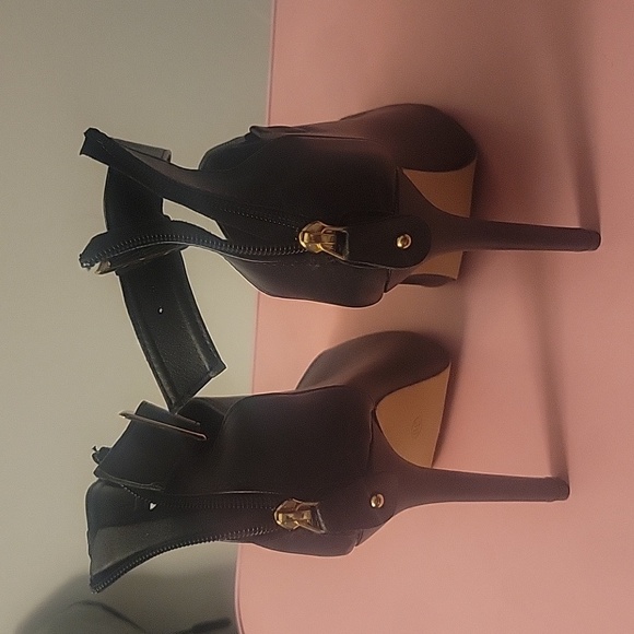 Open toe heel booties - Picture 3 of 4